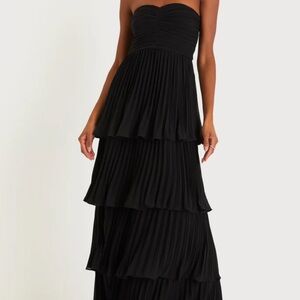 Lulu's Black Strapless Pleated Dress
